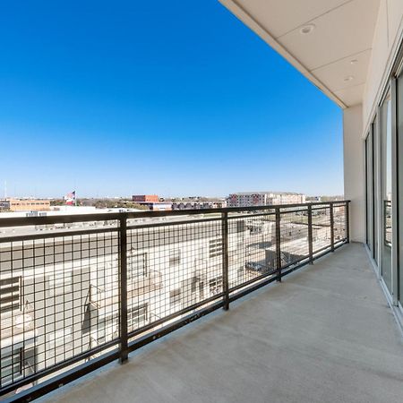 Snazzy Loft Style 2Br I Gym I Parking I Workspace Dallas Buitenkant foto