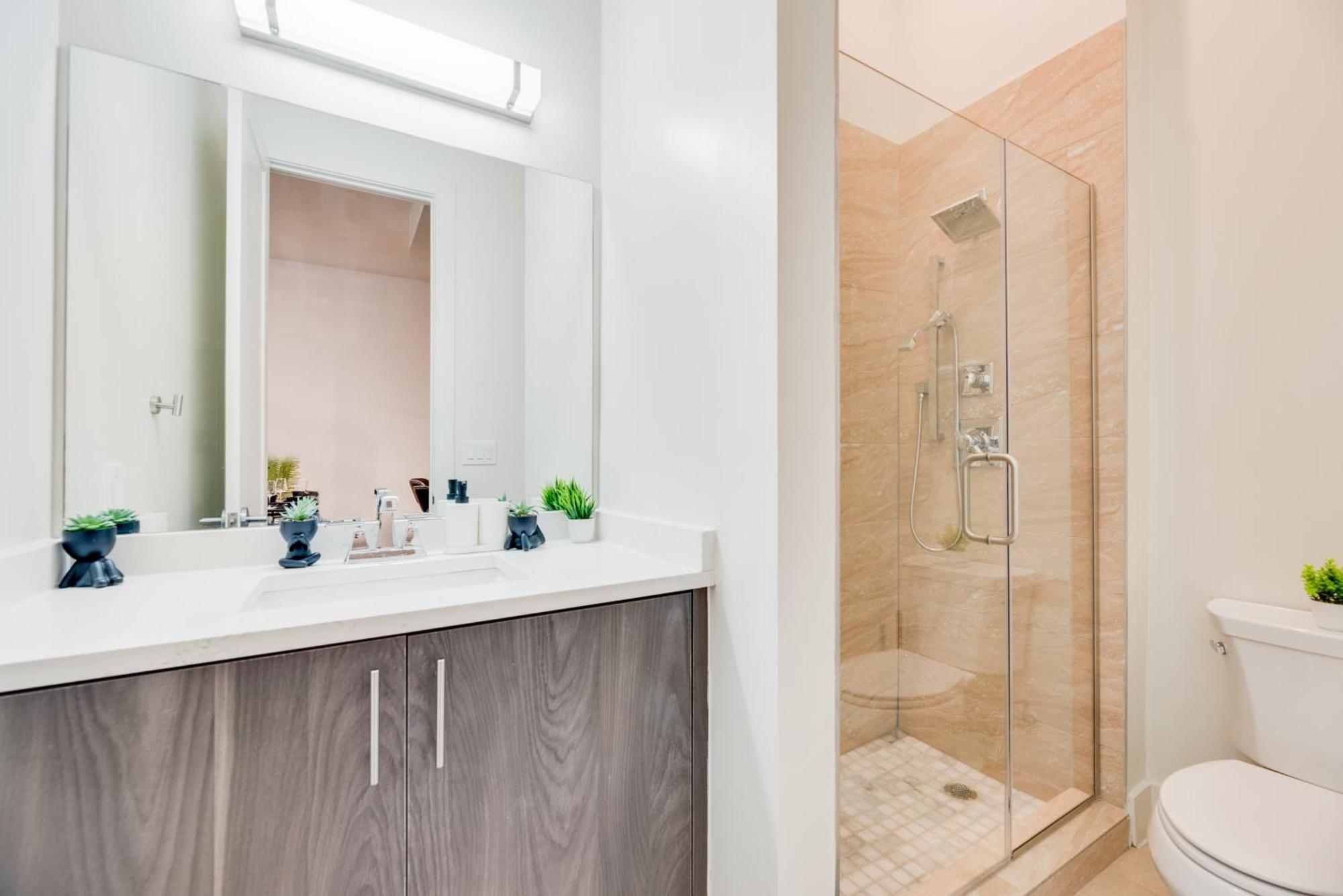Snazzy Loft Style 2Br I Gym I Parking I Workspace Dallas Buitenkant foto